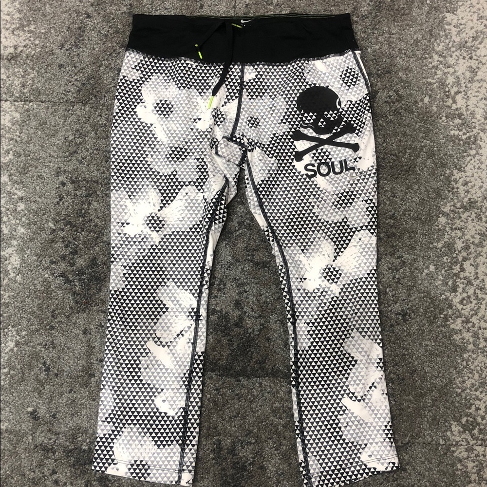 Nike Soulcycle Capri leggings